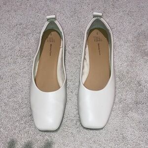 Women's Cream Loafers size 9